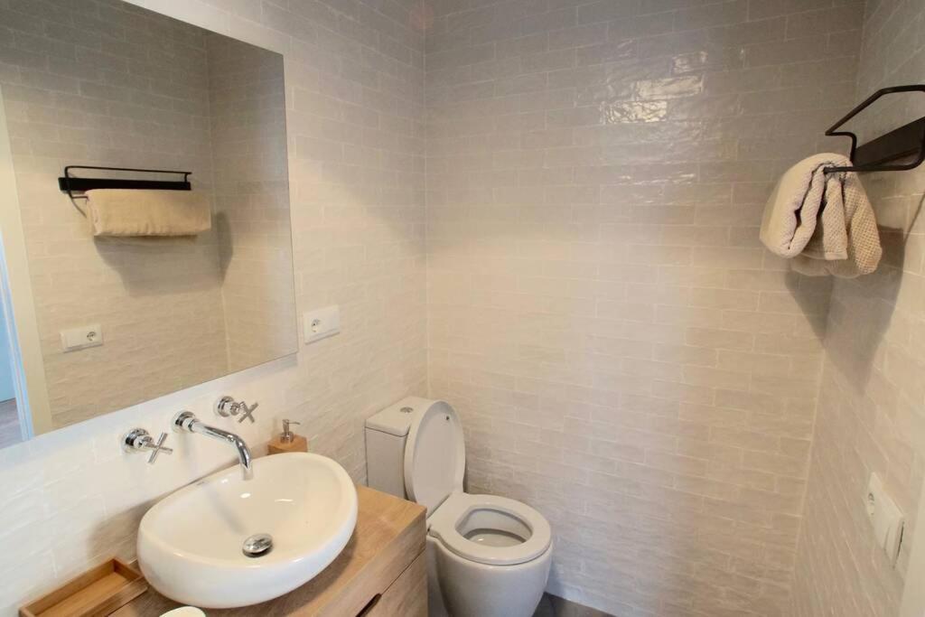 Lovely Flat Fira Mwc L'Hospitalet de Llobregat Exterior photo